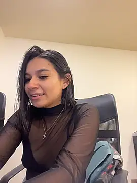 AlyssaRay online show from 04/27/26, 05:11