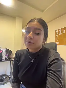 AlyssaRay online show from 04/29/26, 05:30