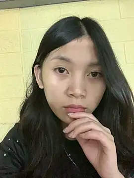 Snapshot of linh-lan1 chatting on 10/18/25, 03:02 linh-lan1 online show from 10/18/25, 03:02