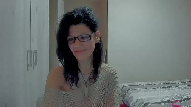 Snapshot of SweetSin40 chatting on 12/15/25, 08:24 SweetSin40 online show from 12/15/25, 08:24