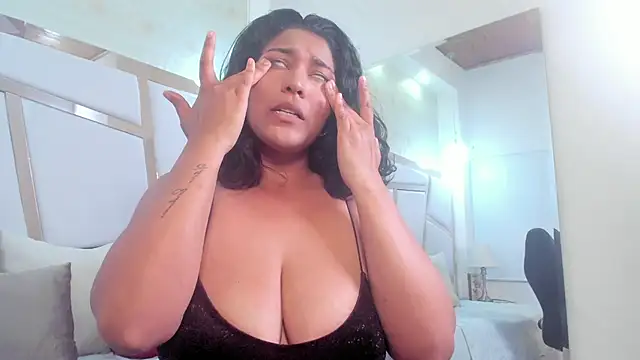 Snapshot of denisse_khan chatting on 02/07/26, 08:34 denisse khan online show from 02/07/26, 08:34