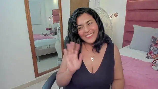 Snapshot of denisse_khan chatting on 03/18/26, 10:13 denisse khan online show from 03/18/26, 10:13