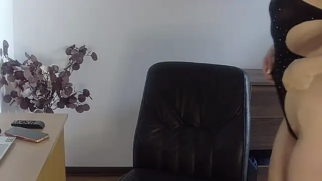 Miss-85 online show from 04/30/26, 04:57