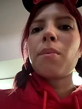 Snapshot of l0lita_sweet chatting on 10/23/25, 12:04 l0lita sweet online show from 10/23/25, 12:04