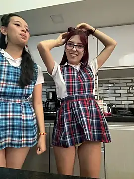 Snapshot of l0lita_sweet chatting on 11/27/25, 04:31 l0lita sweet online show from 11/27/25, 04:31