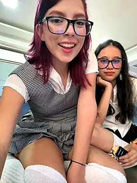 Snapshot of l0lita_sweet chatting on 11/28/25, 07:27 l0lita sweet online show from 11/28/25, 07:27