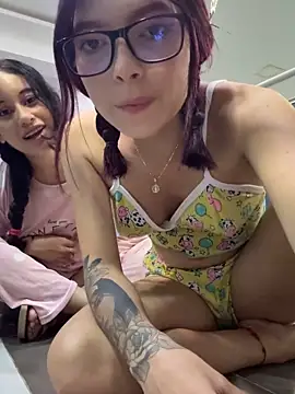 Snapshot of l0lita_sweet chatting on 12/14/25, 11:09 l0lita sweet online show from 12/14/25, 11:09