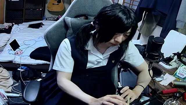 Snapshot of harinyanxxx chatting on 06/20/26, 08:33 harinyanxxx online show from 06/20/26, 08:33