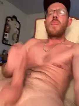 Snapshot of BigDickMike420 chatting on 10/12/25, 04:22 BigDickMike420 online show from 10/12/25, 04:22