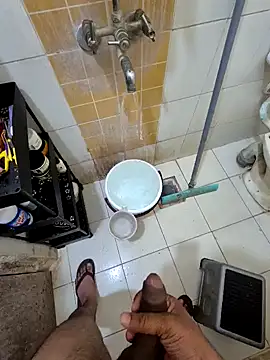 Snapshot of crawlerdrill chatting on 10/27/25, 03:21 crawlerdrill online show from 10/27/25, 03:21