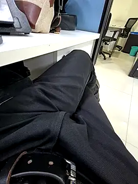 Snapshot of crawlerdrill chatting on 11/03/25, 12:39 crawlerdrill online show from 11/03/25, 12:39