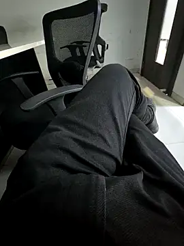 Snapshot of crawlerdrill chatting on 11/06/25, 11:55 crawlerdrill online show from 11/06/25, 11:55