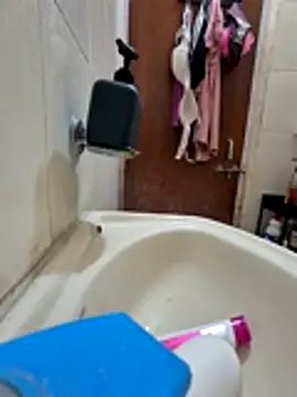 Snapshot of crawlerdrill chatting on 11/21/25, 02:32 crawlerdrill online show from 11/21/25, 02:32