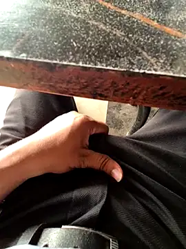 Snapshot of crawlerdrill chatting on 11/26/25, 10:49 crawlerdrill online show from 11/26/25, 10:49