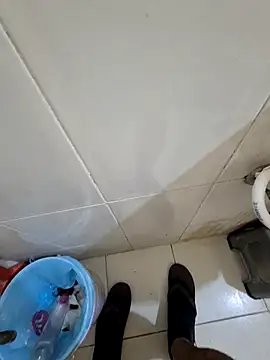 Snapshot of crawlerdrill chatting on 11/28/25, 02:14 crawlerdrill online show from 11/28/25, 02:14