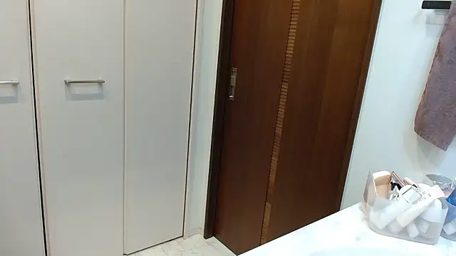 Snapshot of _Ema_ch chatting on 01/15/26, 10:13 Ema ch online show from 01/15/26, 10:13