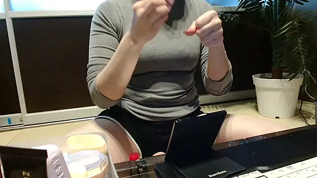 Snapshot of _Ema_ch chatting on 02/10/26, 01:21 Ema ch online show from 02/10/26, 01:21