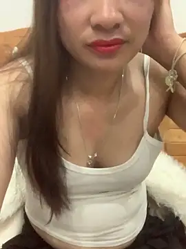 Snapshot of Linh_sexyy chatting on 04/17/26, 10:46 Linh sexyy online show from 04/17/26, 10:46
