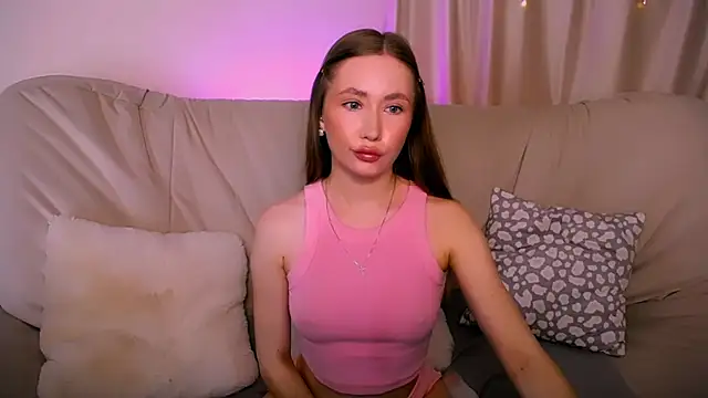 Snapshot of EllyColins chatting on 04/14/26, 03:12 EllyColins online show from 04/14/26, 03:12