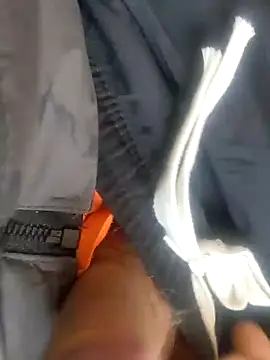 Snapshot of szabi1995 chatting on 11/03/25, 07:42 szabi1995 online show from 11/03/25, 07:42