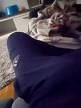 Snapshot of szabi1995 chatting on 11/04/25, 10:53 szabi1995 online show from 11/04/25, 10:53