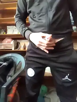 Snapshot of szabi1995 chatting on 11/27/25, 11:45 szabi1995 online show from 11/27/25, 11:45