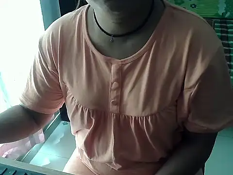 Snapshot of SexyRani2000 chatting on 11/12/25, 07:53 SexyRani2000 online show from 11/12/25, 07:53