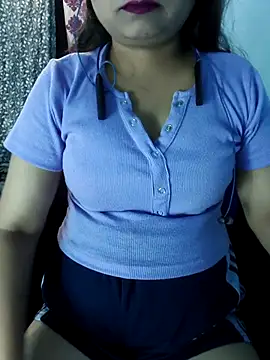 Model Show01 online show from 11/17/25, 04:13