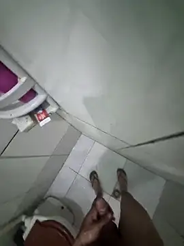 Snapshot of magrelo10 chatting on 11/24/25, 11:10 magrelo10 online show from 11/24/25, 11:10