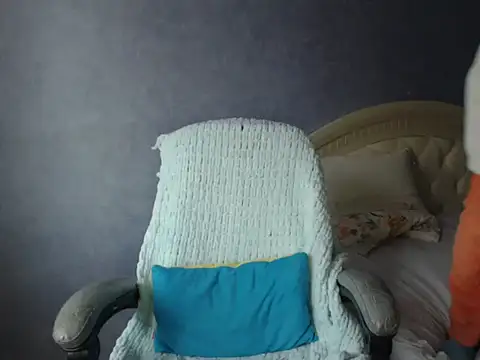 LuckyLisa23 online show from 12/18/25, 10:43