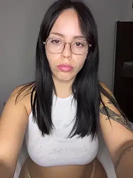 Snapshot of babecatalina chatting on 02/26/26, 04:11 babecatalina online show from 02/26/26, 04:11