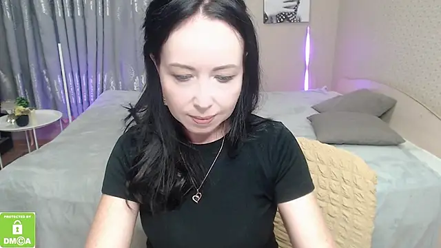 Snapshot of beautiful_moon3 chatting on 10/30/25, 12:50 beautiful moon3 online show from 10/30/25, 12:50