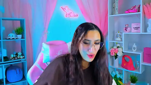 RebeckaThornton online show from 11/11/25, 10:04