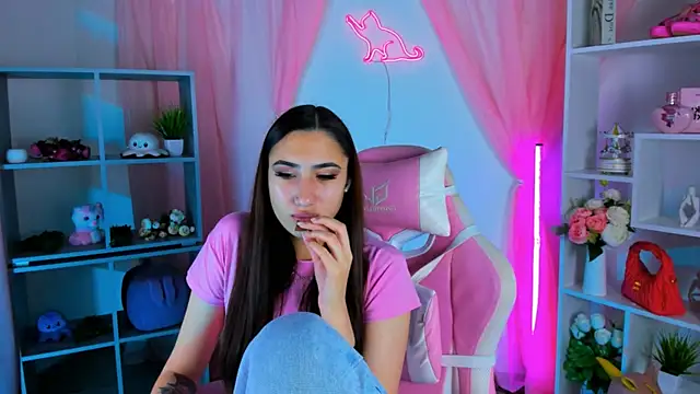 RebeckaThornton online show from 11/12/25, 09:32