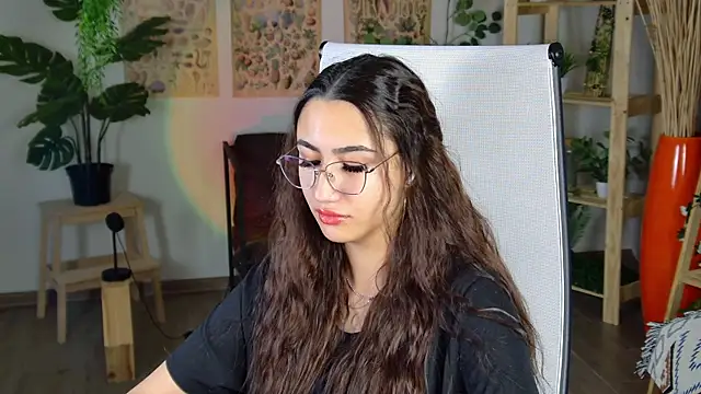 RebeckaThornton online show from 11/28/25, 09:45