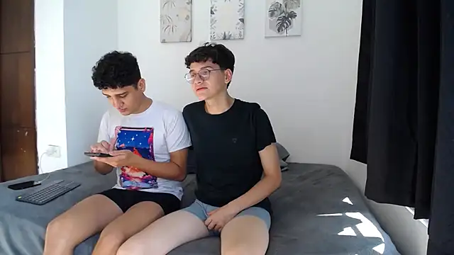 SpritzBoys online show from 10/28/25, 01:25