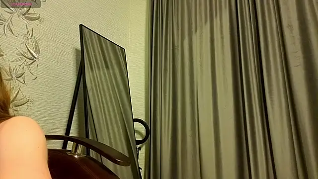 Snapshot of MissPompadure chatting on 02/23/26, 11:35 MissPompadure online show from 02/23/26, 11:35