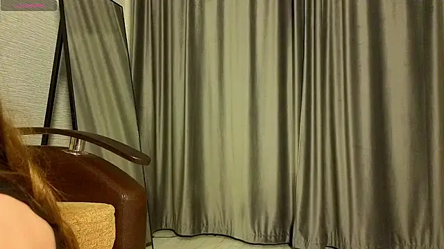 Snapshot of MissPompadure chatting on 03/07/26, 07:44 MissPompadure online show from 03/07/26, 07:44