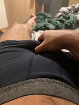 Snapshot of Feelmyhotness chatting on 11/03/25, 01:19 Feelmyhotness online show from 11/03/25, 01:19