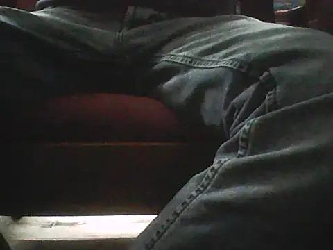 Snapshot of incestmom chatting on 03/12/26, 11:27 incestmom online show from 03/12/26, 11:27