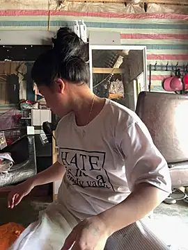 Snapshot of Linh-xxx chatting on 03/02/26, 06:36 Linh-xxx online show from 03/02/26, 06:36