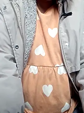 Snapshot of Linh-xxx chatting on 03/17/26, 02:49 Linh-xxx online show from 03/17/26, 02:49