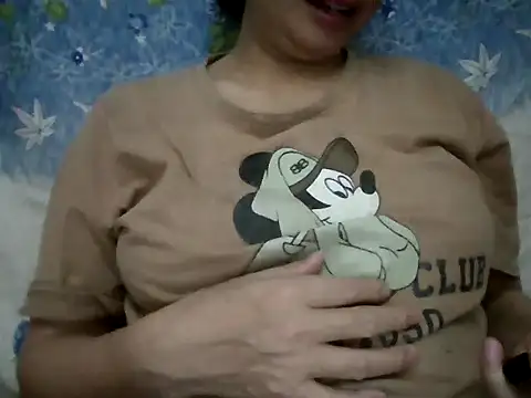 Snapshot of Linh-xxx chatting on 03/27/26, 02:17 Linh-xxx online show from 03/27/26, 02:17