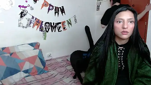 Isis Robert online show from 11/02/25, 10:56