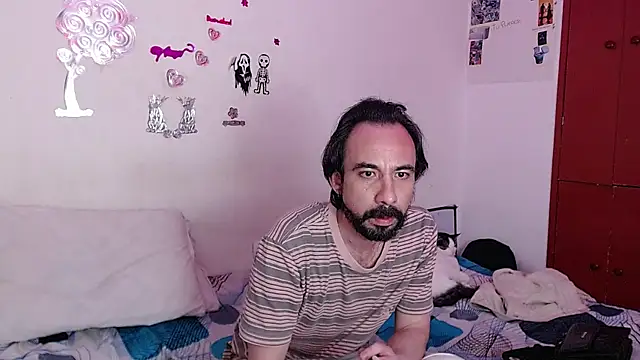 Isis Robert online show from 12/18/25, 11:22