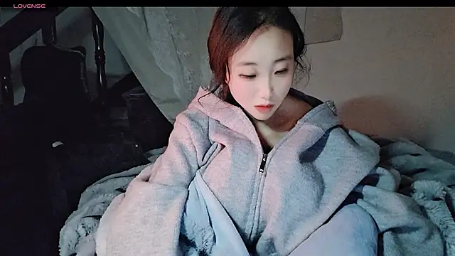 hyp0crite online show from 11/18/25, 03:16