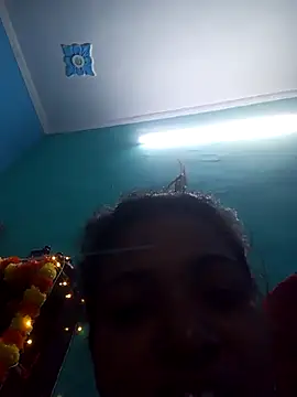 Snapshot of Prishacam2 chatting on 10/30/25, 05:31 Prishacam2 online show from 10/30/25, 05:31