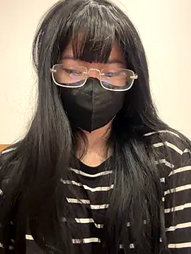 Suzie X online show from 12/18/25, 06:30