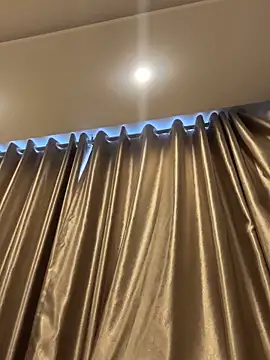 Suzie X online show from 12/19/25, 02:07