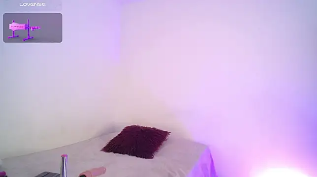 Snapshot of Miranda_kim_ chatting on 11/07/25, 09:15 Miranda kim online show from 11/07/25, 09:15